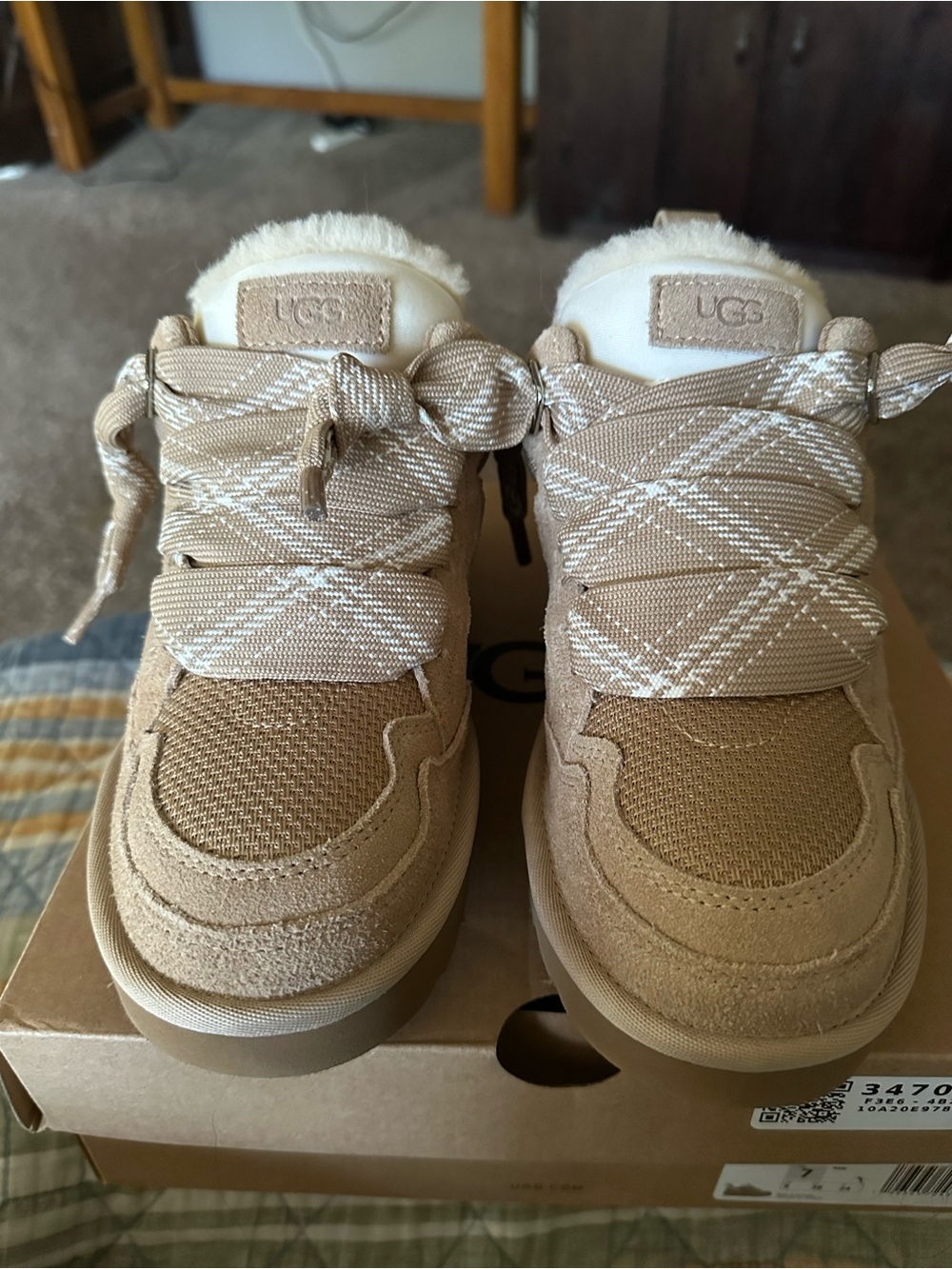 UGG SAND LOWMEL Lace-Up Suede & Shearling Uggs SIZE 7